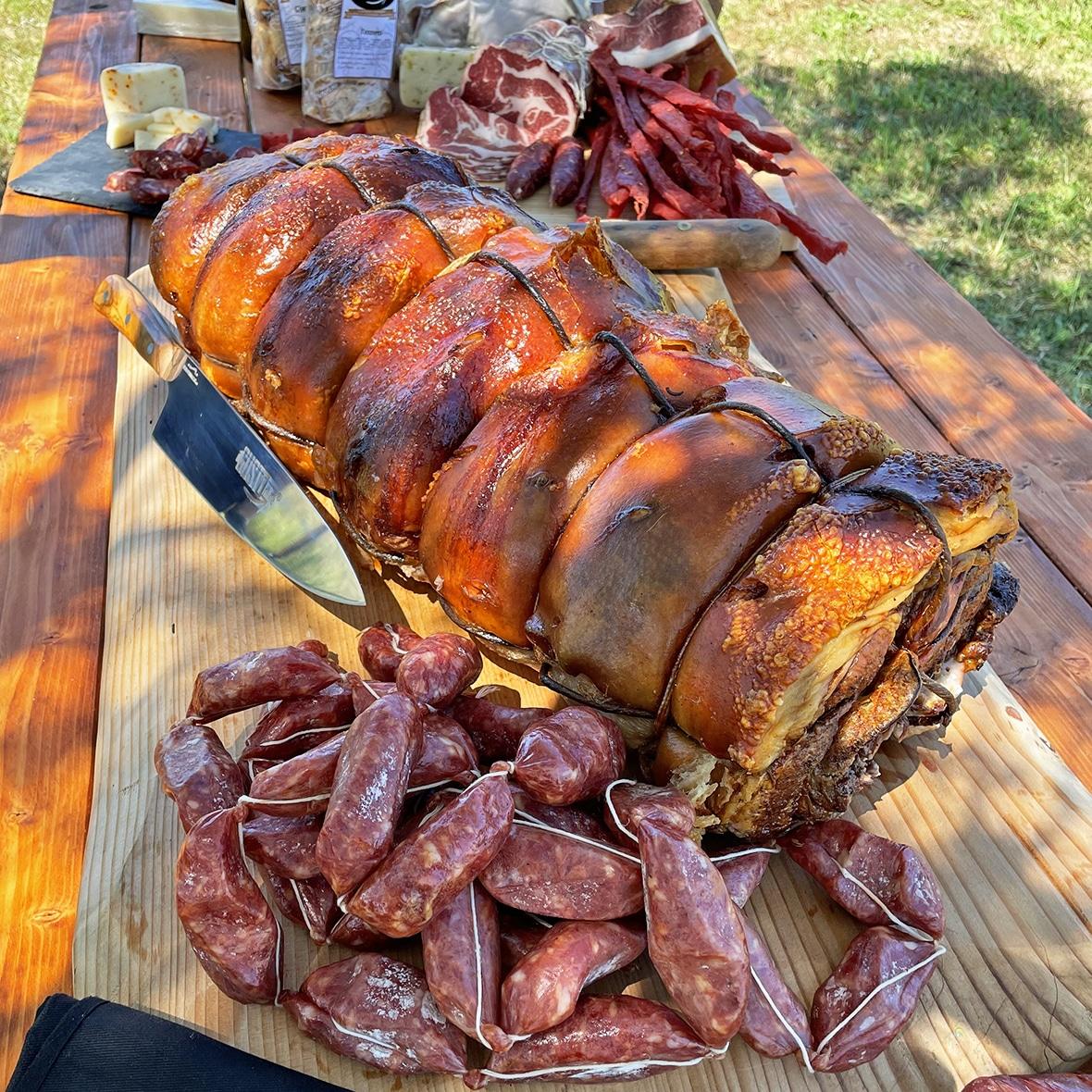 Porchetta di Ariccia IGP per festa all'aperto ilGustonline Porchetta di Ariccia IGP per festa all'aperto ilGustonline