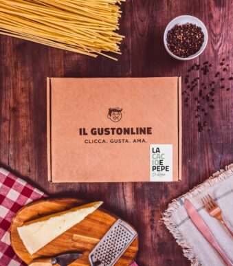 Box Cacio e Pepe di Roma Il Gustonline con pasta, Pecorino Romano DOP, pepe nero e ingredienti della tradizione romana