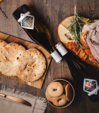 Benvenuto ad Ariccia box panino con Porchetta di Ariccia IGP, pucce romane, vino e ciambelline al vino Il Gustonline