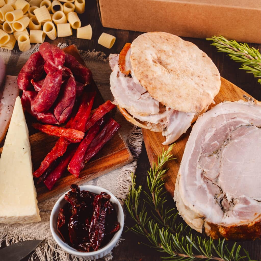 Un’Esperienza Romana – box esperienza romana con porchetta di Ariccia IGP, salumi, pucce e ingredienti per cacio e pepe | Il Gustonline