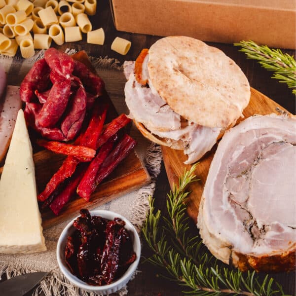 Un’Esperienza Romana – box esperienza romana con porchetta di Ariccia IGP, salumi, pucce e ingredienti per cacio e pepe | Il Gustonline